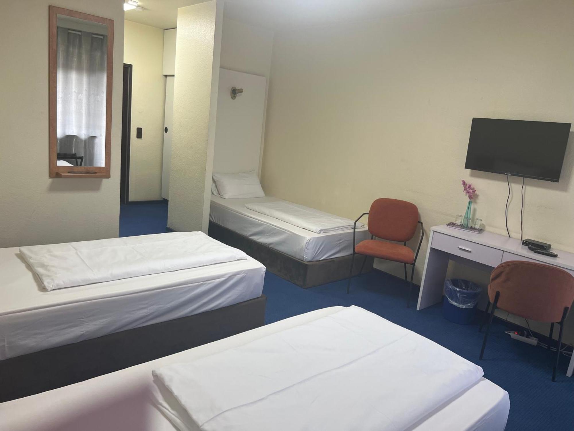 Hotel Am Flughafen Cologne Extérieur photo