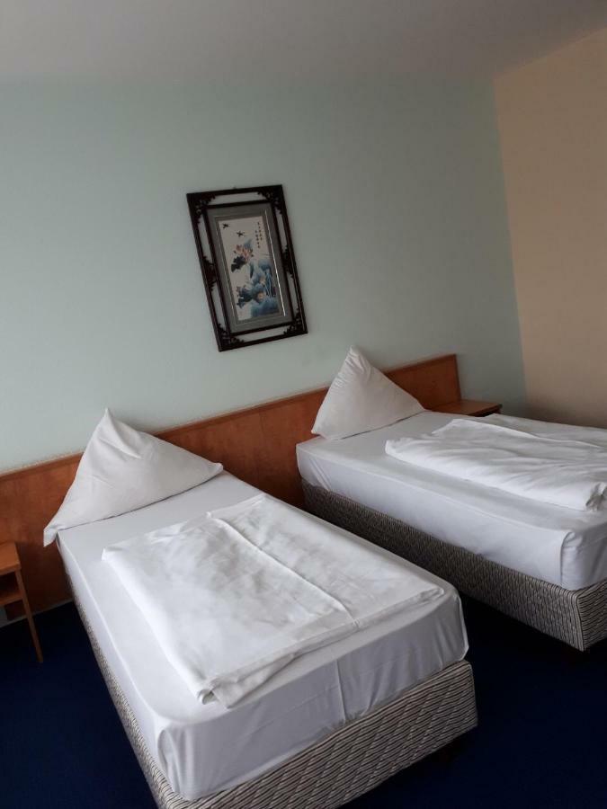 Hotel Am Flughafen Cologne Extérieur photo